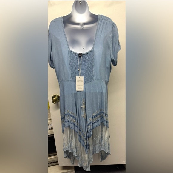 L/XL. NWT. Embroidered Blue Woman’s Dress. CLGR09. - Picture 2 of 3